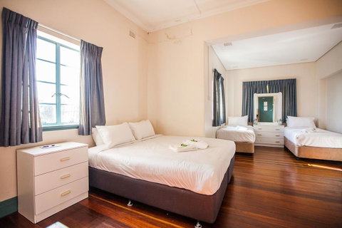 Captain Stirling Hotel - Tourism Cairns 37