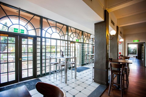 Captain Stirling Hotel - Tourism Cairns 39