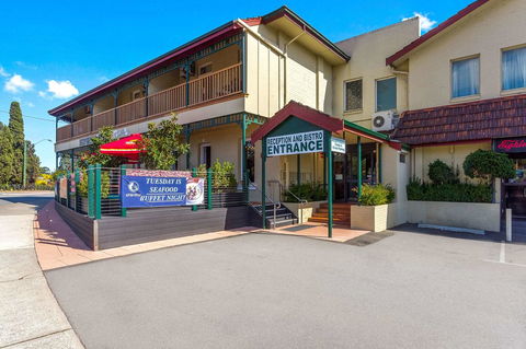 Quality Hotel Bayswater - Tourism Cairns 0