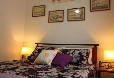 Jacaranda Hideaway Bed & Breakfast - Tourism Cairns 1