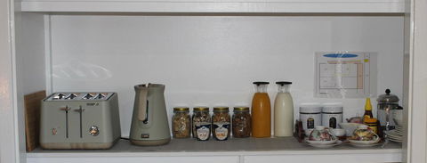 Jacaranda Hideaway Bed & Breakfast - Tourism Cairns 5