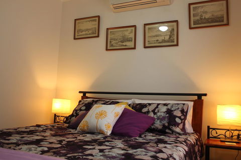 Jacaranda Hideaway Bed & Breakfast - Tourism Cairns 8