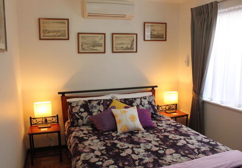 Jacaranda Hideaway Bed & Breakfast - Tourism Cairns 2