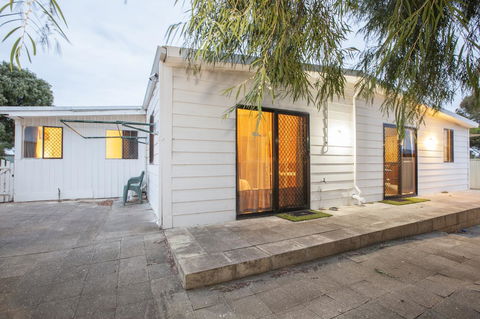 Rustic Retreat Esperance - Tourism Cairns 32