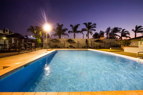 Nightcap At Wintersun Hotel - Tourism Cairns 9