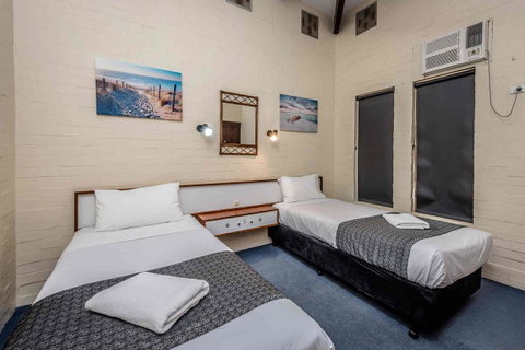 Nightcap At Wintersun Hotel - Tourism Cairns 14
