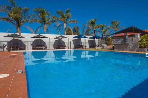 Nightcap At Wintersun Hotel - Tourism Cairns 8