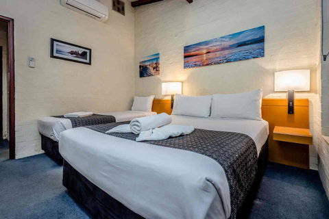 Nightcap At Wintersun Hotel - Tourism Cairns 5