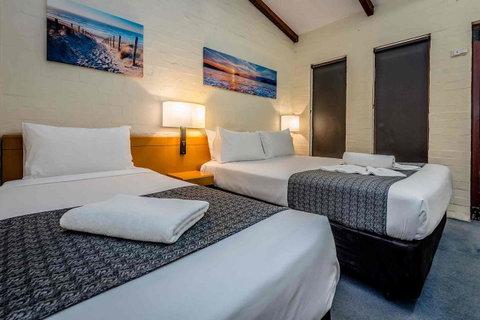Nightcap At Wintersun Hotel - Tourism Cairns 21