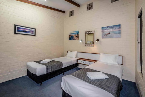 Nightcap At Wintersun Hotel - Tourism Cairns 16
