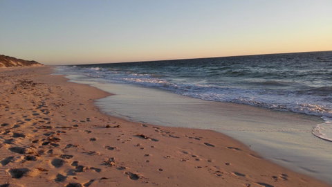 Alkimos Beach Cottage - Tourism Cairns 6