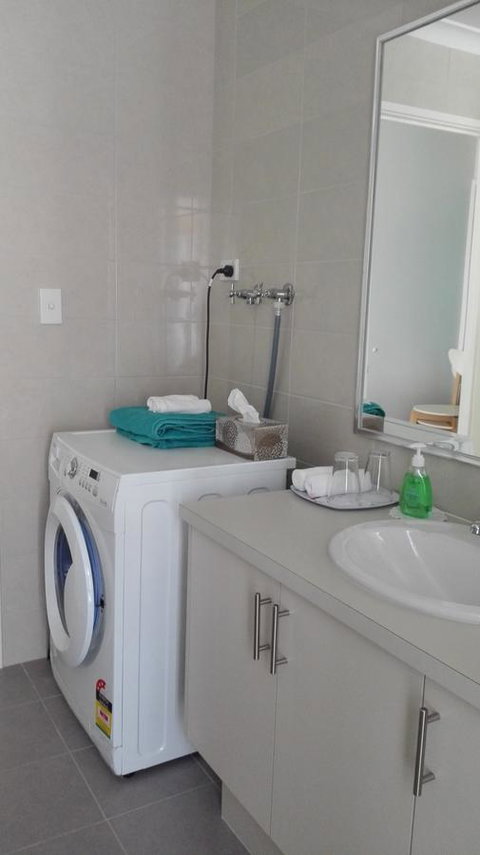 Alkimos Beach Cottage - Tourism Cairns 11