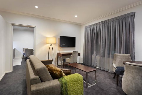 Attika Hotel - Tourism Cairns 3