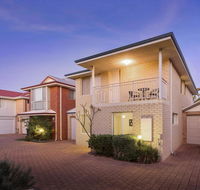 Cooper Street - Tourism Cairns