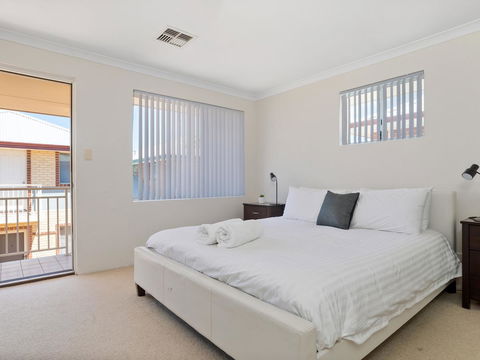 Cooper Street - Tourism Cairns 6