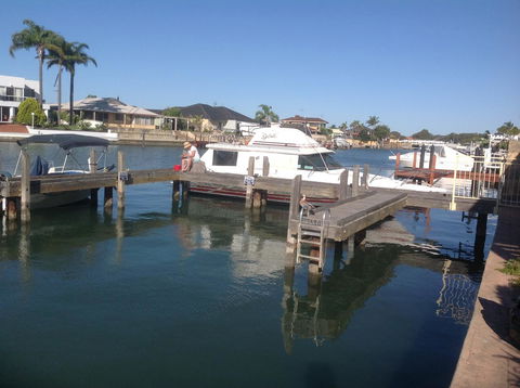 Waterside Canal Dreams - Tourism Cairns 37