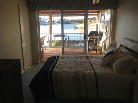 Waterside Canal Dreams - Tourism Cairns 17