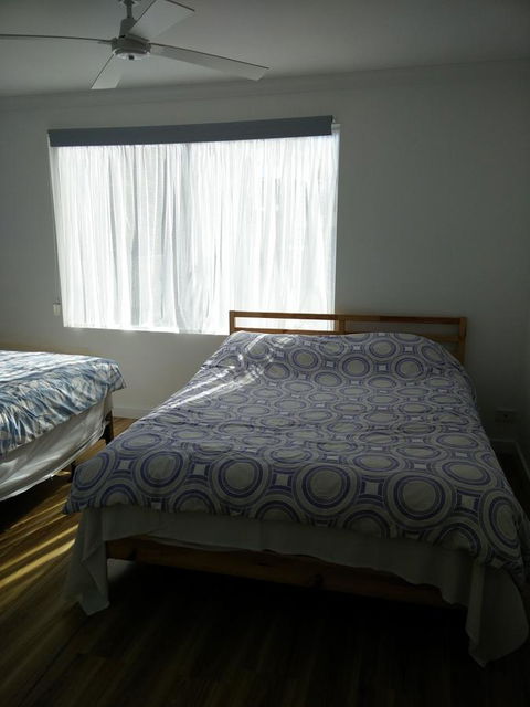 DIANELLA Budget Rooms Happy Place To Stay - Tourism Cairns 14
