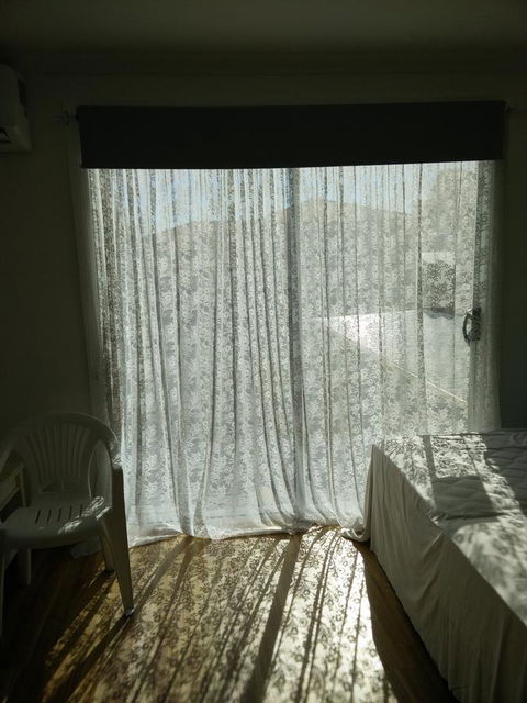 DIANELLA Budget Rooms Happy Place To Stay - Tourism Cairns 18