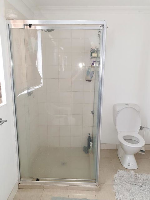 DIANELLA Budget Rooms Happy Place To Stay - Tourism Cairns 12