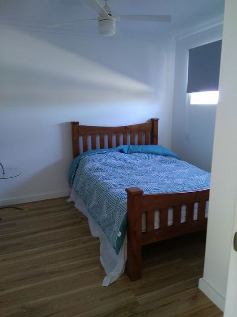 DIANELLA Budget Rooms Happy Place To Stay - Tourism Cairns 36