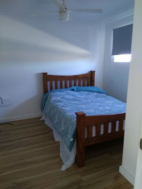 DIANELLA Budget Rooms Happy Place To Stay - Tourism Cairns 15
