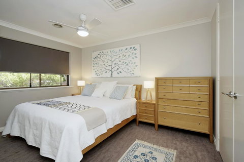 Marcus Villa Booragoon - Tourism Cairns 0