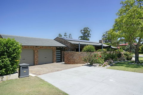 Marcus Villa Booragoon - Tourism Cairns 5