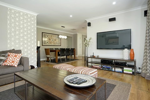 Marcus Villa Booragoon - Tourism Cairns 4