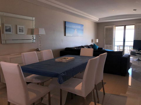The White Pearl Penthouse - Tourism Cairns 3