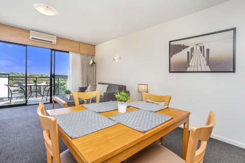 508 Stupendous Sunsets & Views Pool Gym Parking - Tourism Cairns 7