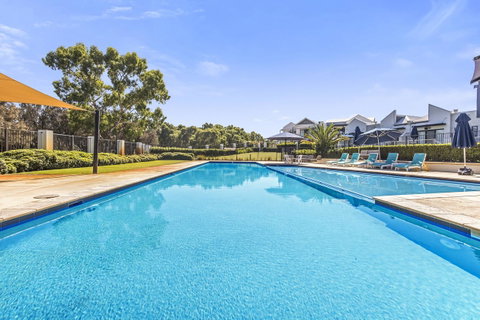 508 Stupendous Sunsets & Views Pool Gym Parking - Tourism Cairns 27