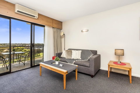 508 Stupendous Sunsets & Views Pool Gym Parking - Tourism Cairns 2