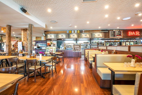 Nightcap At Wanneroo Tavern - Tourism Cairns 32