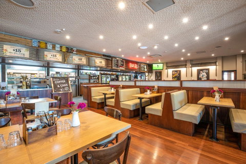 Nightcap At Wanneroo Tavern - Tourism Cairns 30