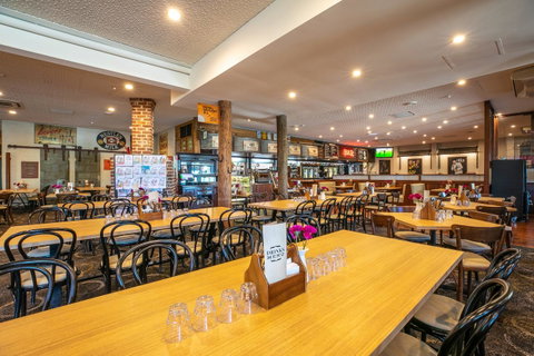 Nightcap At Wanneroo Tavern - Tourism Cairns 31