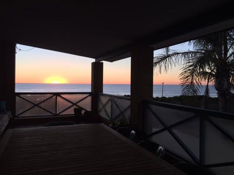 Surf Views - Tourism Cairns 0
