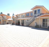 Yot Spot Apartments - Tourism Cairns