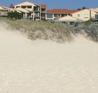 Scarborough  Absolutely Beachfront - Tourism Cairns