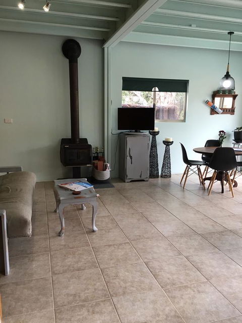 Dunsborough Barn Stay - Tourism Cairns 4