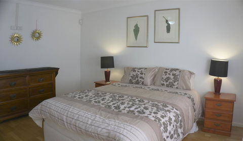 Relax, Bright & Airy Garden Villa - Tourism Cairns 4