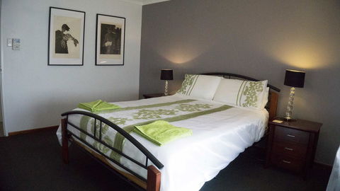 Relax, Bright & Airy Garden Villa - Tourism Cairns 18
