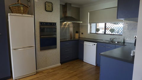 Relax, Bright & Airy Garden Villa - Tourism Cairns 37