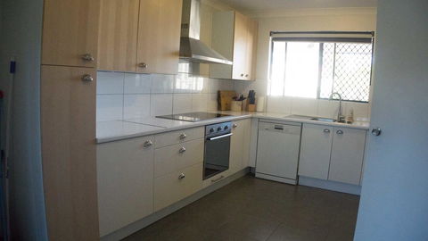 Relax, Bright & Airy Garden Villa - Tourism Cairns 35
