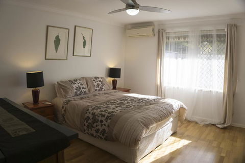 Relax, Bright & Airy Garden Villa - Tourism Cairns 3