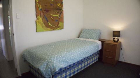 Relax, Bright & Airy Garden Villa - Tourism Cairns 19