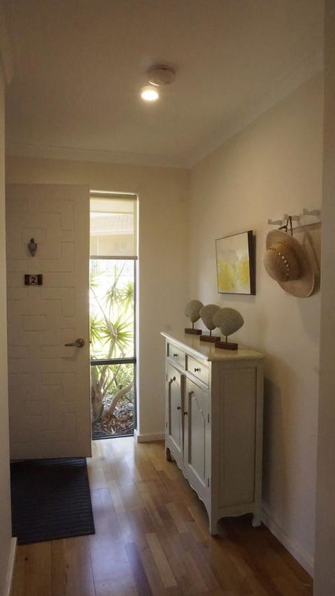 Relax, Bright & Airy Garden Villa - Tourism Cairns 36
