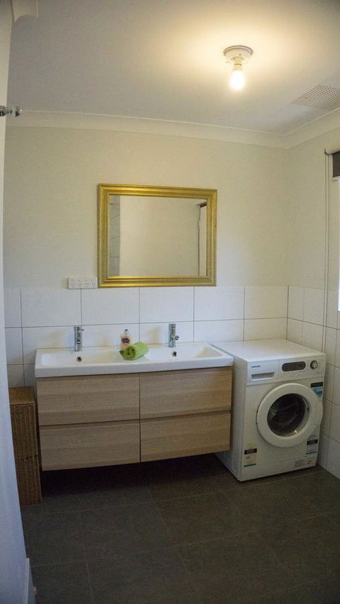 Relax, Bright & Airy Garden Villa - Tourism Cairns 23