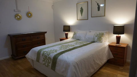 Relax, Bright & Airy Garden Villa - Tourism Cairns 39