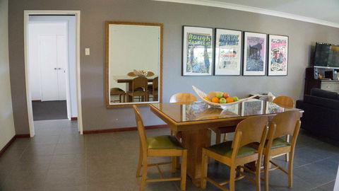 Relax, Bright & Airy Garden Villa - Tourism Cairns 15